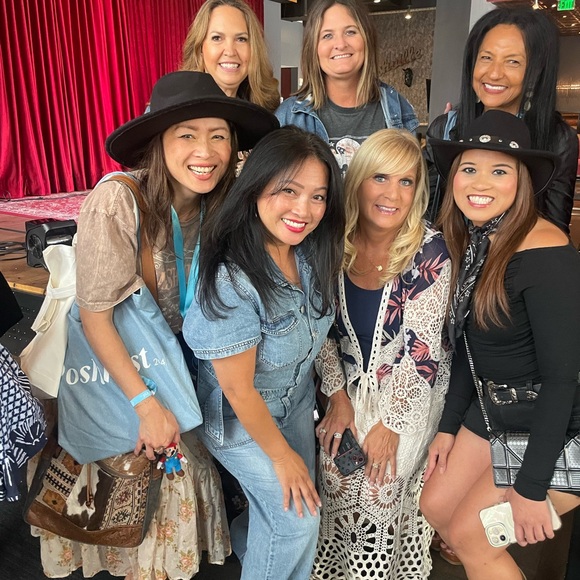 🎉POSH N’ CONNECT NASHVILLE STYLE🎉9/4/2024-HAMPTON SOCIAL FOR HAPPY HOUR - Picture 9 of 15